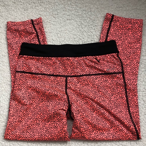 Nike Dri-Fit Women’s Cropped Legging - Picture 4 of 5